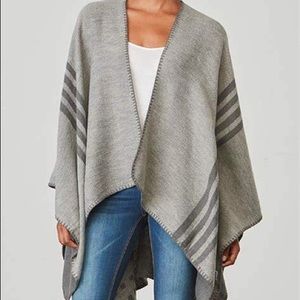 NWT BB Dakota reversible poncho